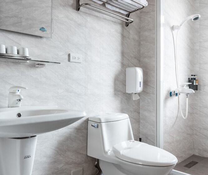 پانسیون Turn Left B&b