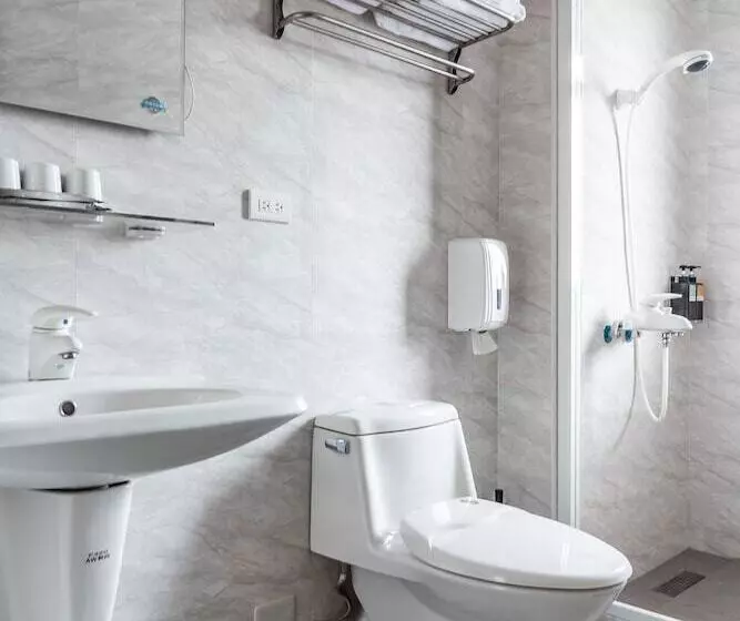 پانسیون Turn Left B&b