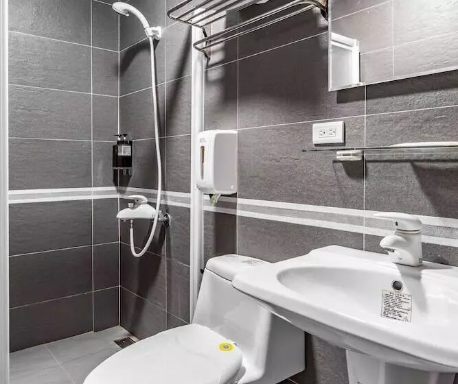 پانسیون Turn Left B&b