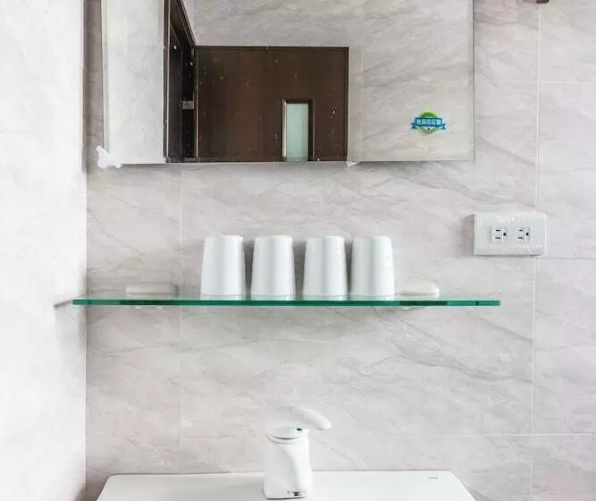 پانسیون Turn Left B&b