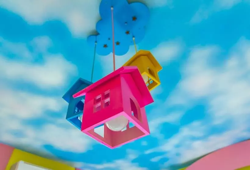 پانسیون Turn Left B&b