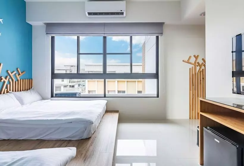 پانسیون Turn Left B&b