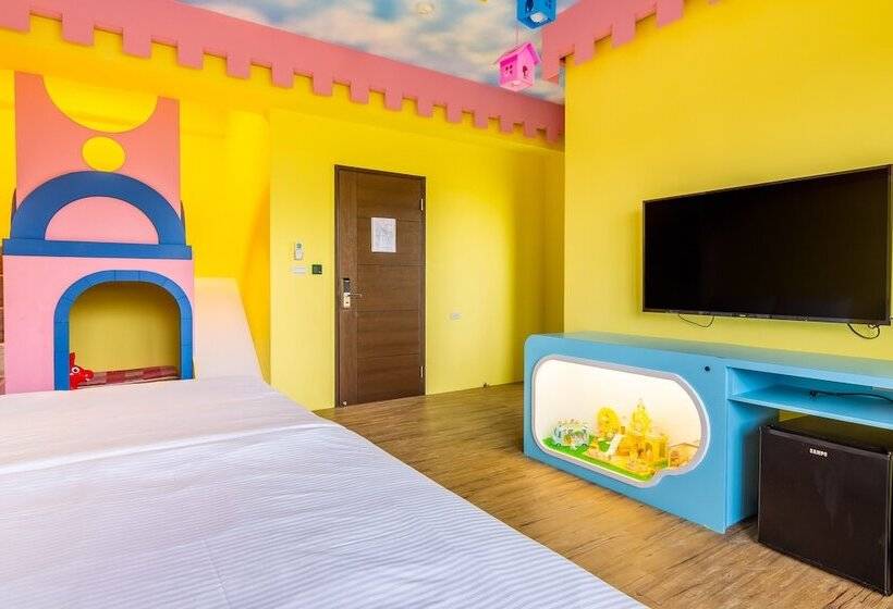 پانسیون Turn Left B&b