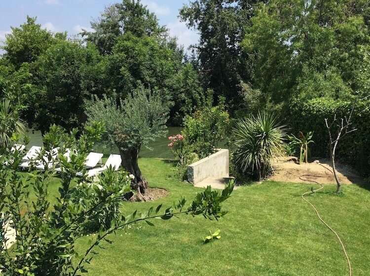 פנסיון Villa Louiserose