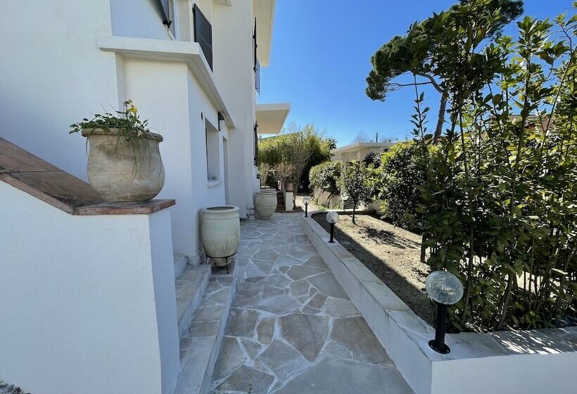 פנסיון Villa Louiserose