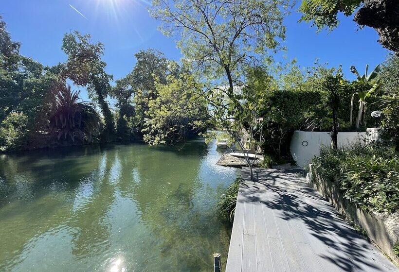 פנסיון Villa Louiserose