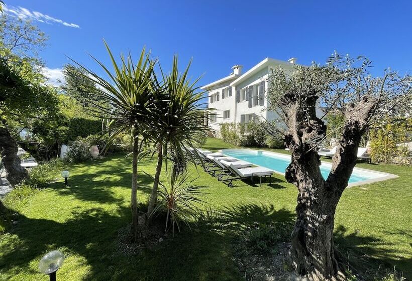 פנסיון Villa Louiserose