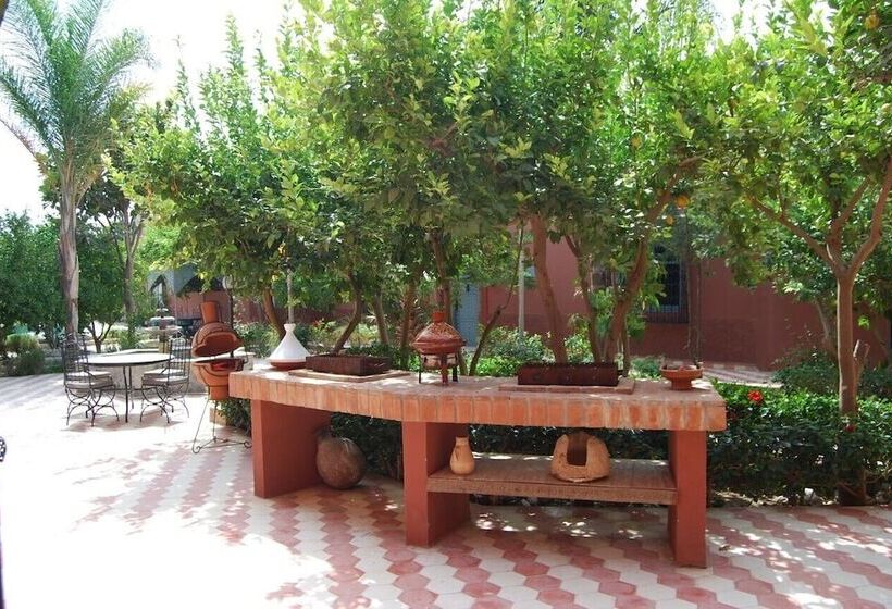 Riad Les Jardins Mabrouk