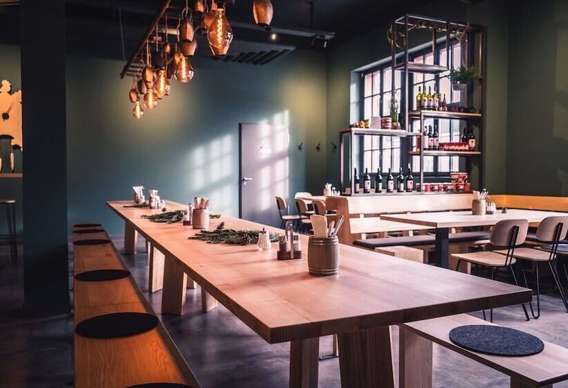 Coucou Hotel & Kuckucks Stube