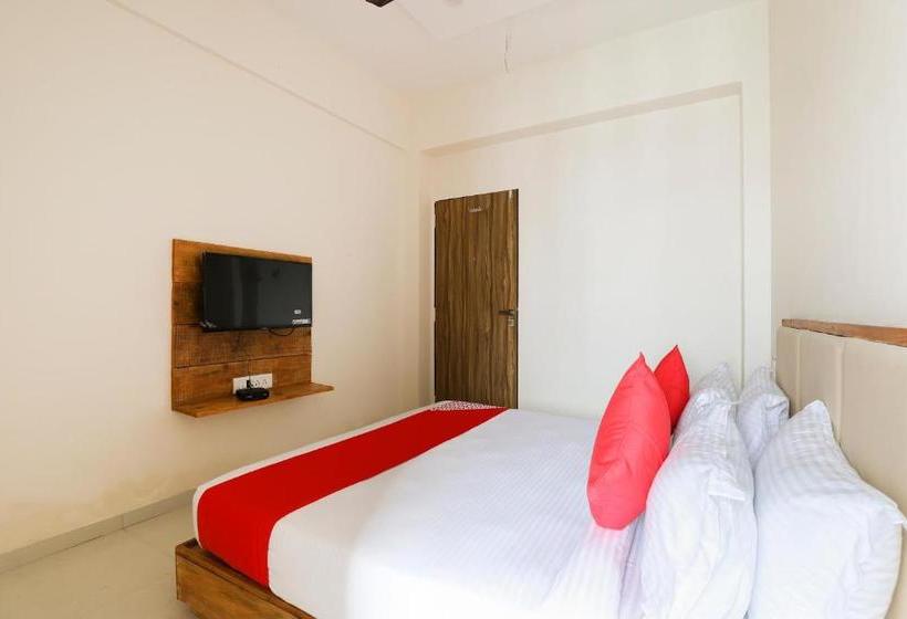 فندق Oyo 49529  Royal Palace