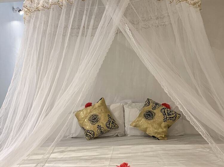 בית מלון כפרי The African Paradise Beach