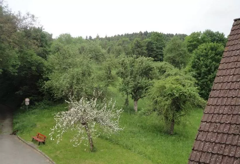 ペンション Gästehaus Zur Linde