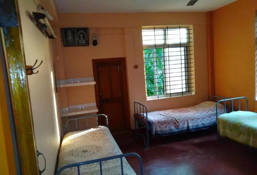 ペンション Shastri Guest House