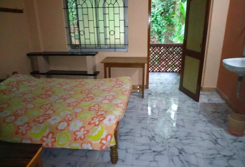 ペンション Shastri Guest House
