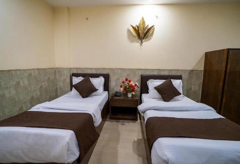 בית מלון כפרי Mahajan International, Delhi Airport