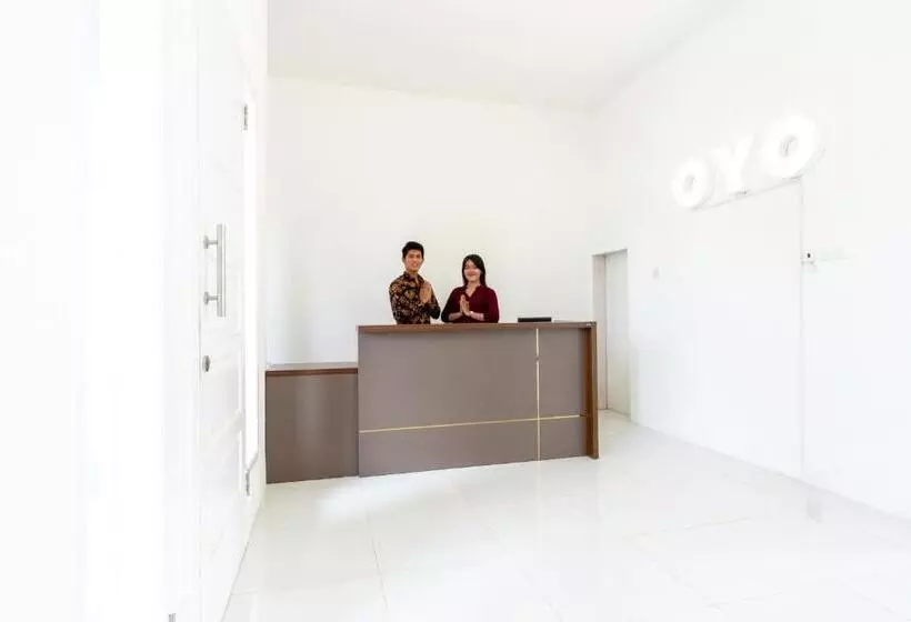 ホテル Capital O 92444 Kamojo Guest House