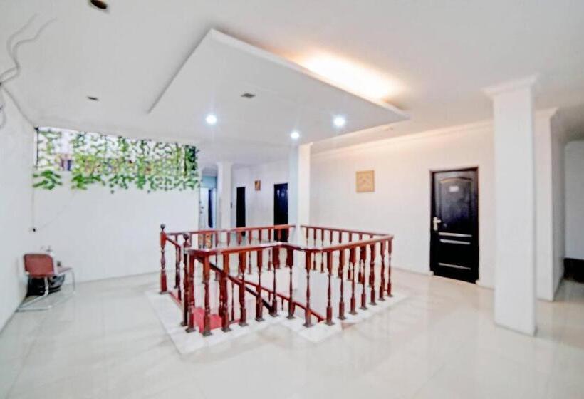 פנסיון Reddoorz @ Jalan Sei Mencirim Medan