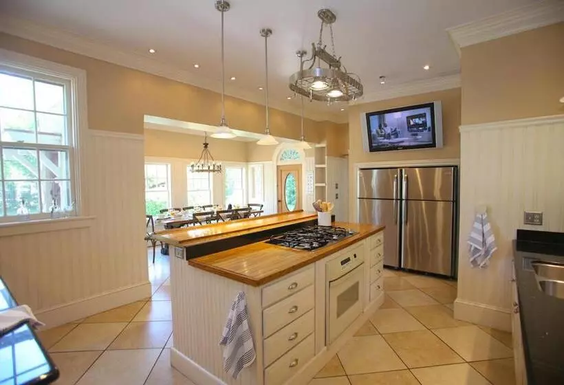 تختخواب و صبحانه The Pinner House