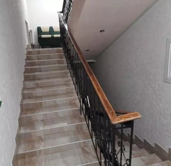 ホテル хостел готель колізей