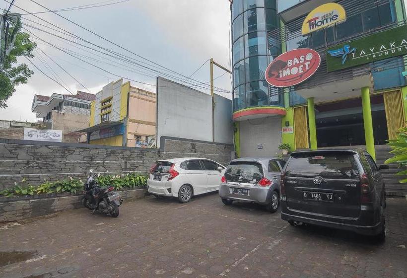 בית מלון כפרי Koolkost Near Setrasari Mall 2