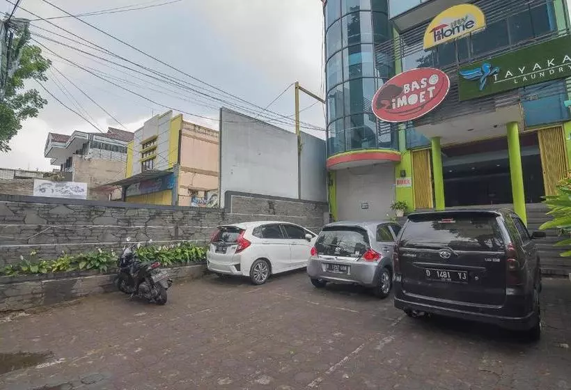 Hotel Koolkost Near Setrasari Mall 2