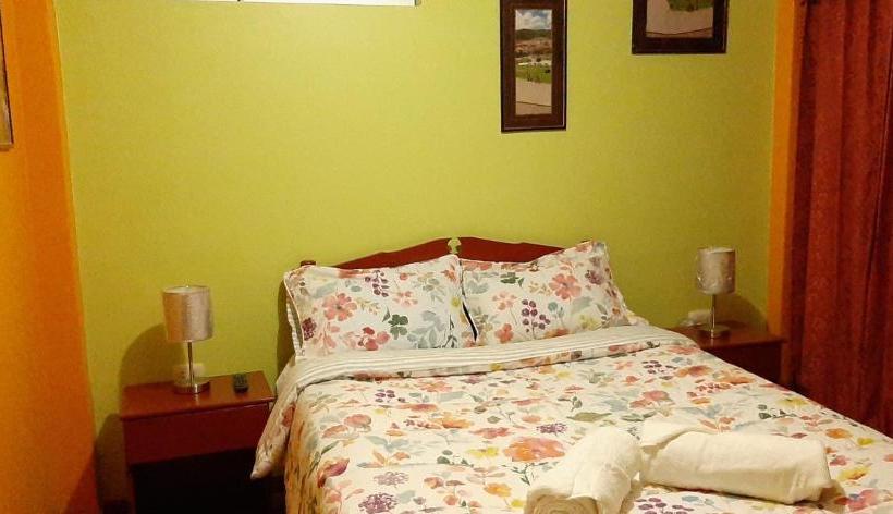 Pension Marlon's House Nasca