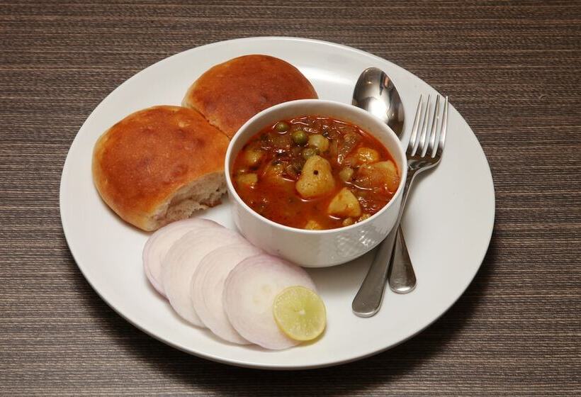 ホテル Grand Kadamba