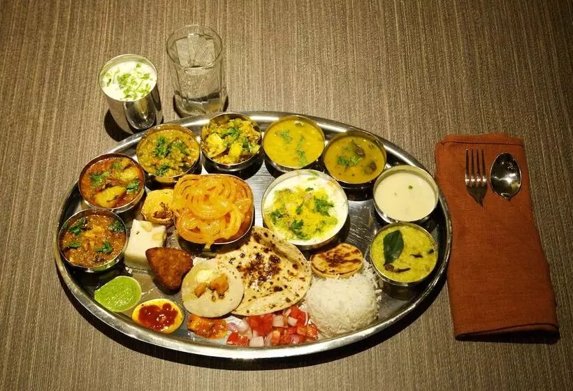 ホテル Grand Kadamba