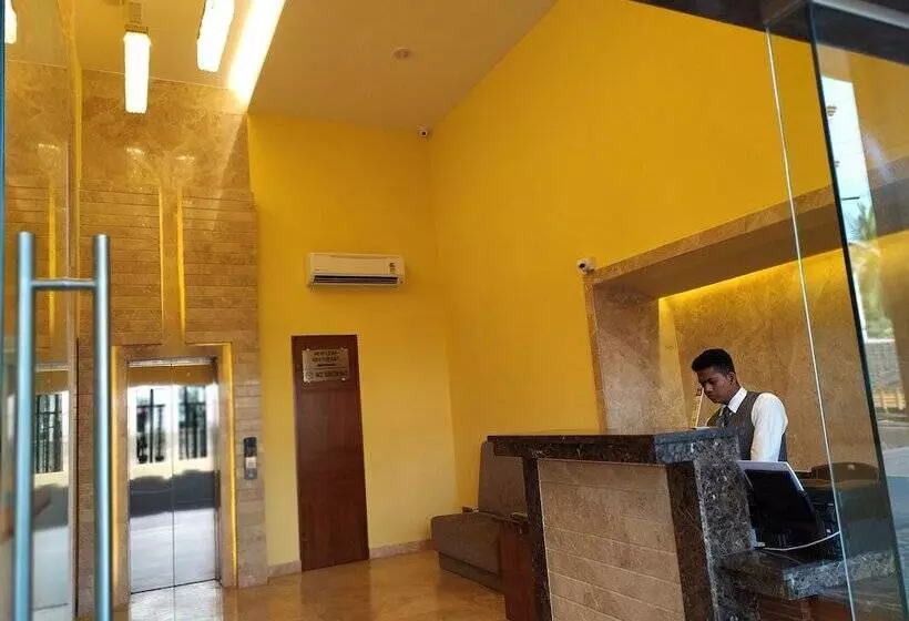 ホテル Grand Kadamba