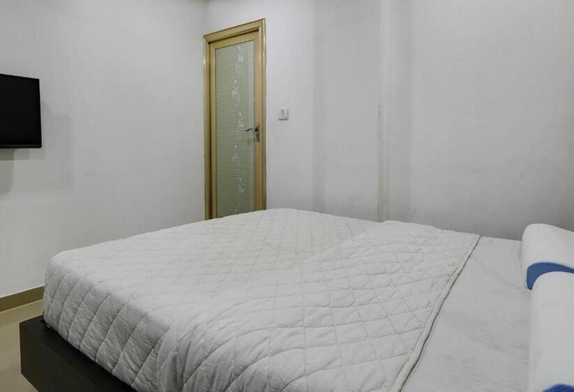 Hotel Spot On 48916 Kpm Tourist Home