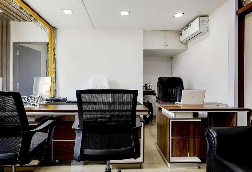 Hotel Spot On 48916 Kpm Tourist Home