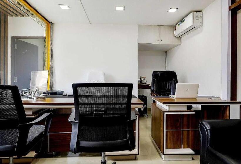 Hotel Spot On 48916 Kpm Tourist Home