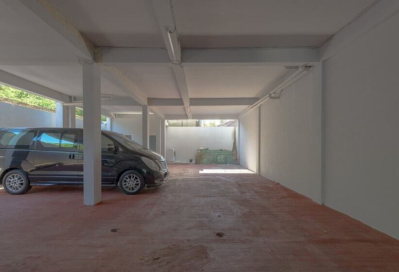 פנסיון Reddoorz Plus Syariah @ Raya Nginden 2