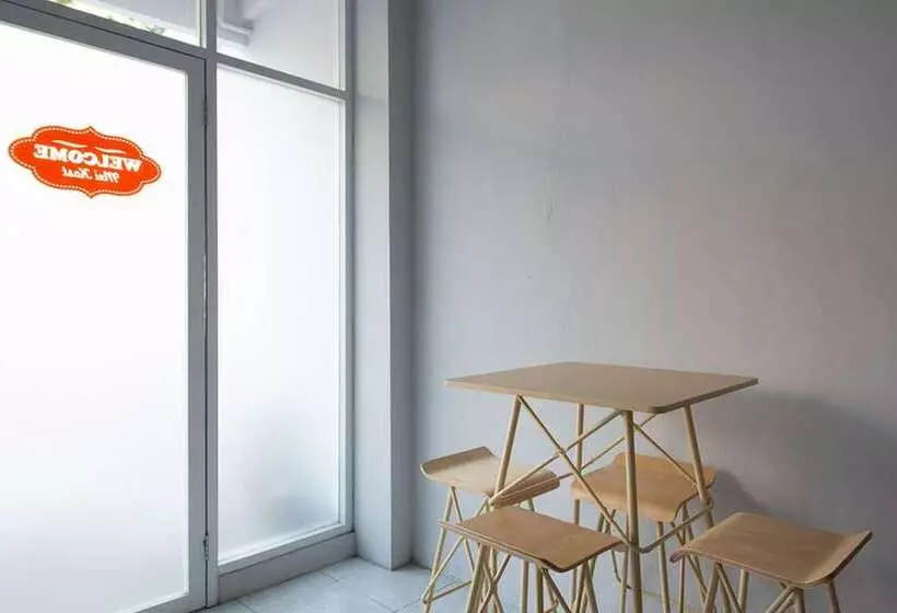 Majatalo Reddoorz Plus Syariah @ Raya Nginden 2