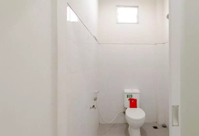 Majatalo Reddoorz Plus Syariah @ Raya Nginden 2