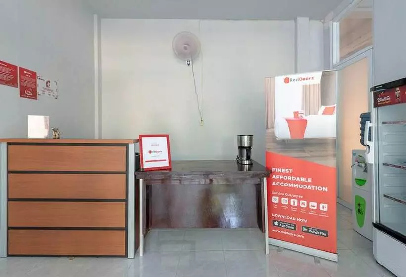 Majatalo Reddoorz Plus Syariah @ Raya Nginden 2