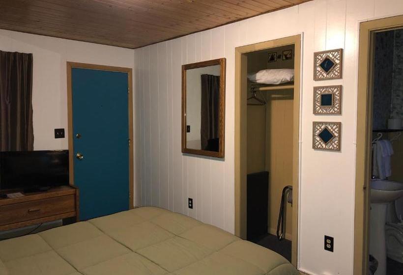 فندق صغير Hilltop Lodge And Cabins