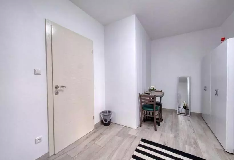 هاستل Pension Amanda