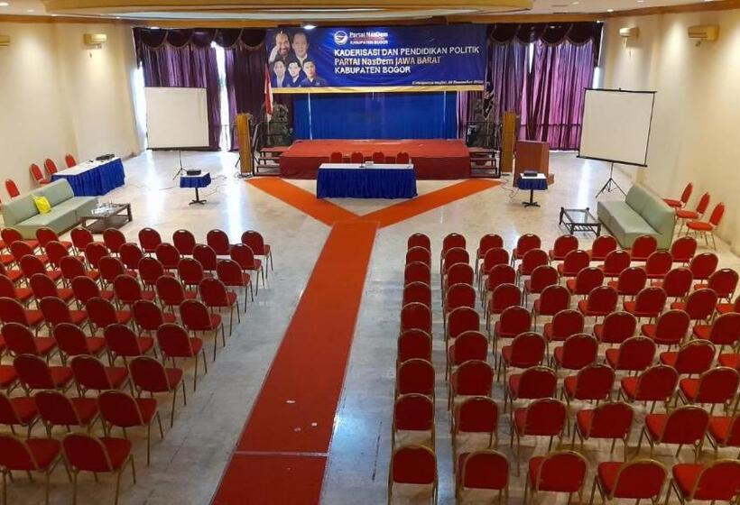 Hotel Syariah Taman Cibinong 2 By Fph