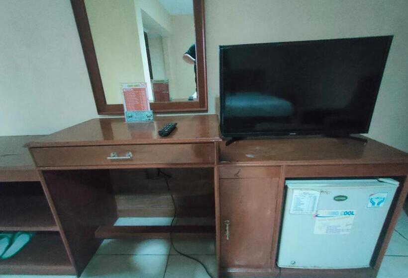 Hotel Syariah Taman Cibinong 2 By Fph