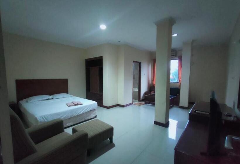 Hotel Syariah Taman Cibinong 2 By Fph