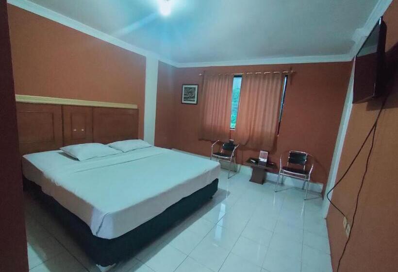 Hotel Syariah Taman Cibinong 2 By Fph