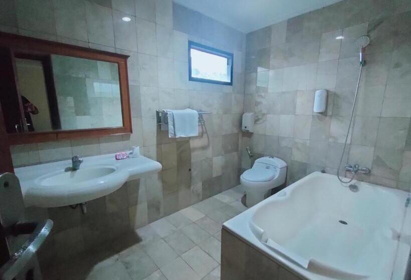 Hotel Syariah Taman Cibinong 2 By Fph