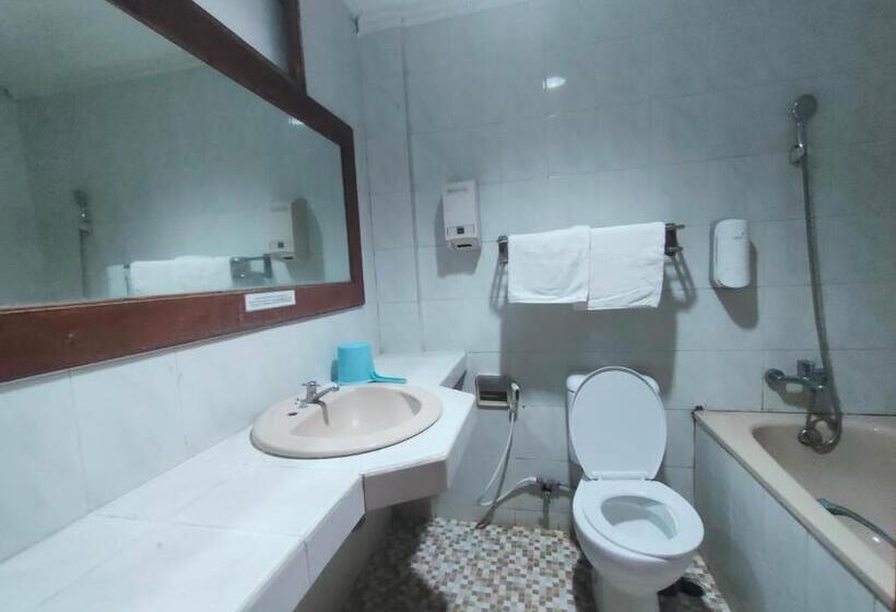Hotel Syariah Taman Cibinong 2 By Fph