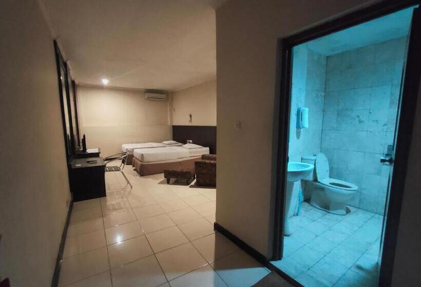 Hotel Syariah Taman Cibinong 2 By Fph