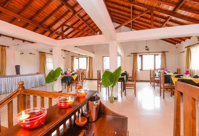 Otel Oyo 373 Grand Kandy Villa