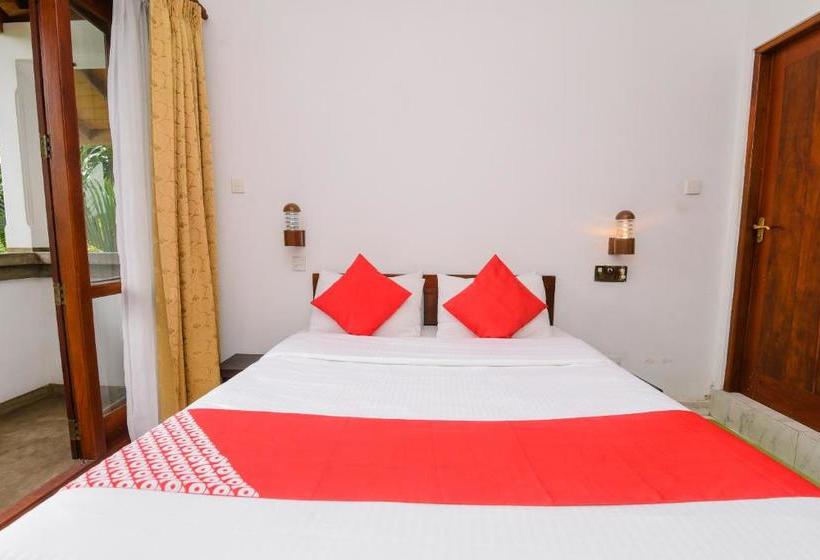 Otel Oyo 373 Grand Kandy Villa