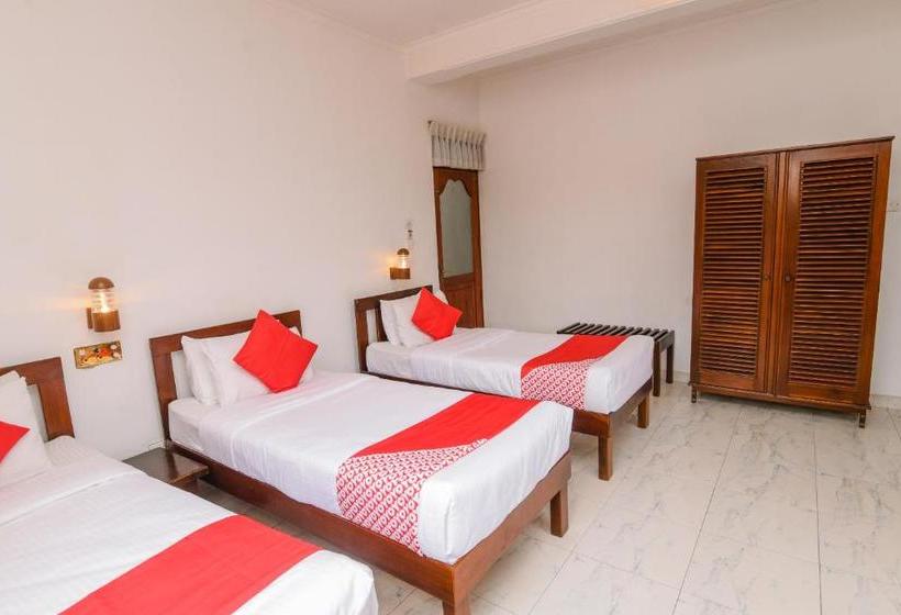 Otel Oyo 373 Grand Kandy Villa