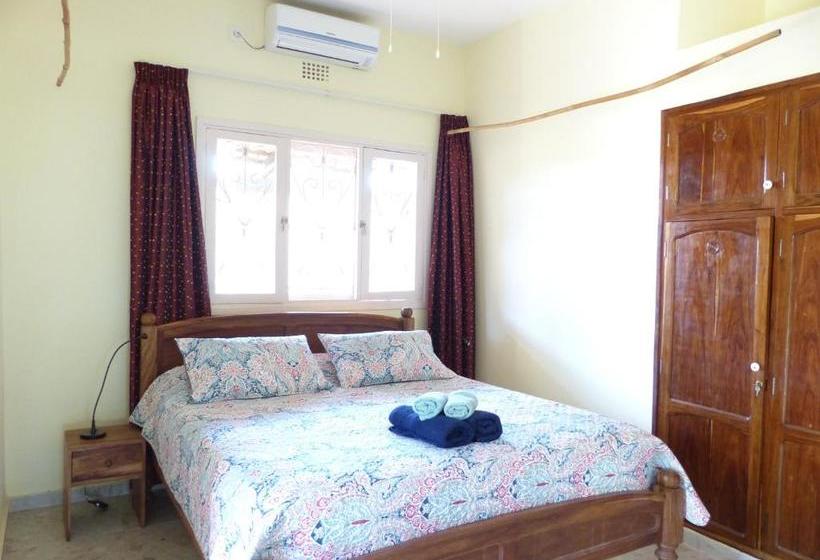 Пансион Ancha's Oasis