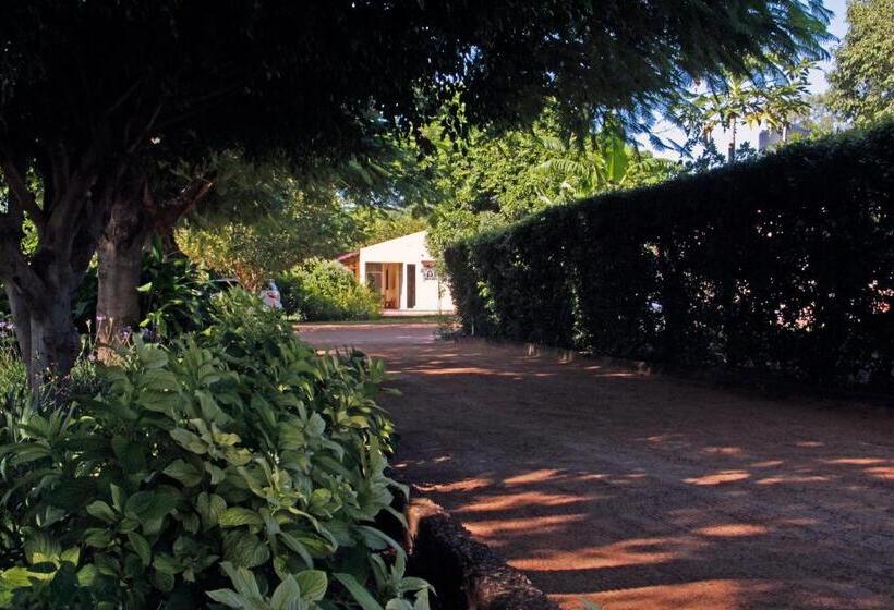 Пансион Ancha's Oasis